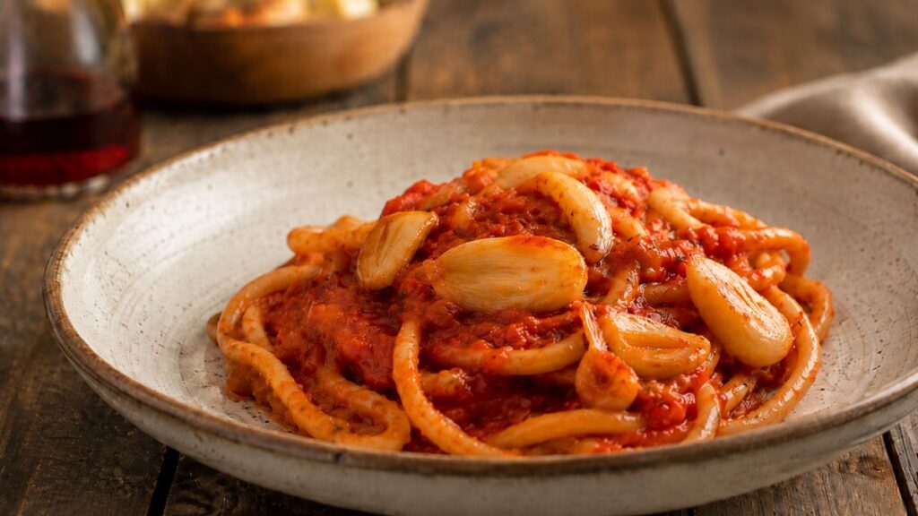 COsa fare a Siena assaggiare la gastronomia senese, come un piatto di tipici Pici all'Aglione