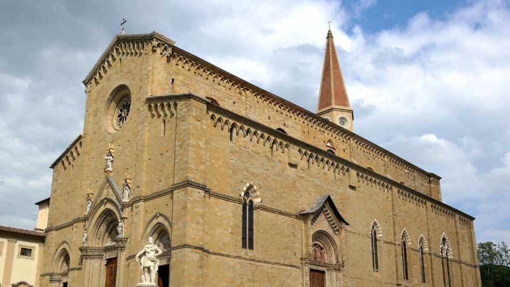 Cosa vedere vicino a Siena esplorare i dintorni di Siena - Duomo di Arezzo